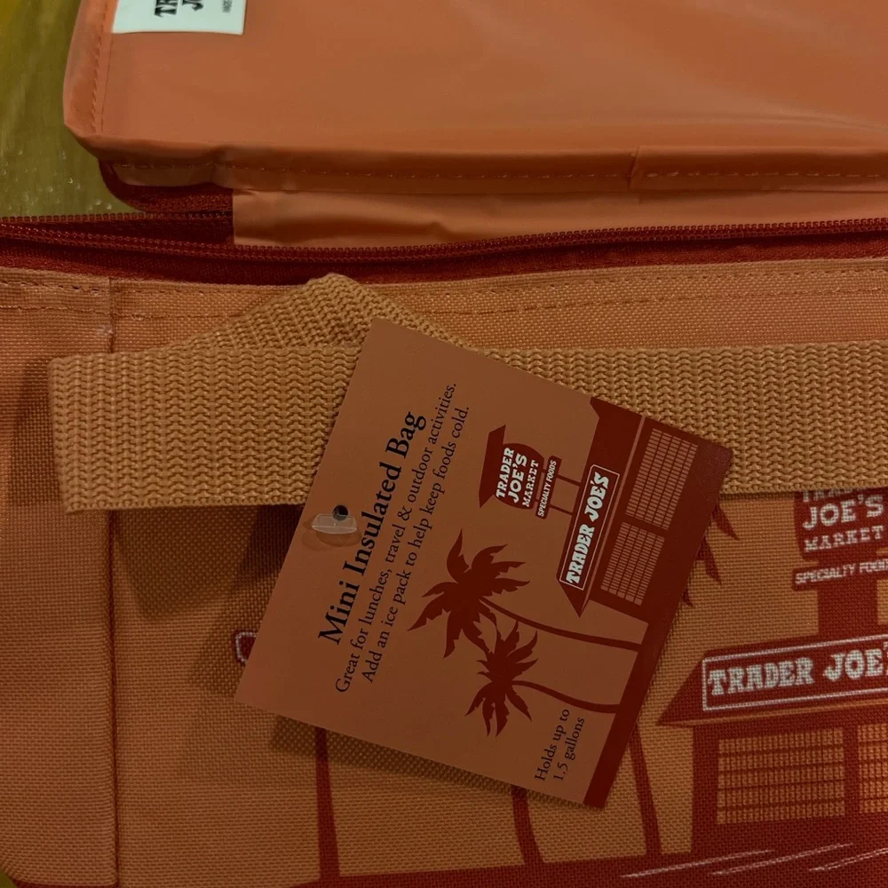 NWT Trader Joe's Orange and Red Mini Insulated Bag - Picture 3 of 5
